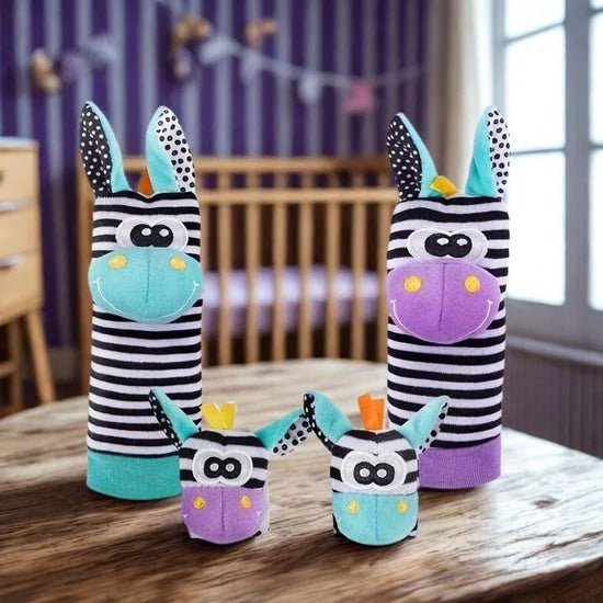 Animal Wrist Rattle and Socks (3 - 12 M) Colourful Giraffe Set - Baby Sensory Toy from Senso - Blanky