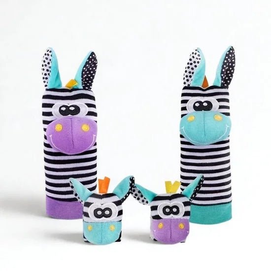 Animal Wrist Rattle and Socks (3 - 12 M) Colourful Giraffe Set - Baby Sensory Toy from Senso - Blanky